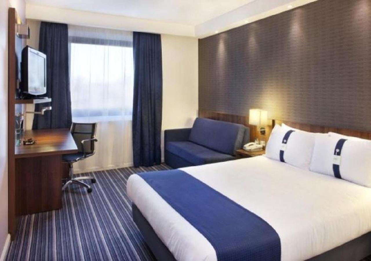 Holiday Inn Express Colchester, An Ihg Hotel Экстерьер фото