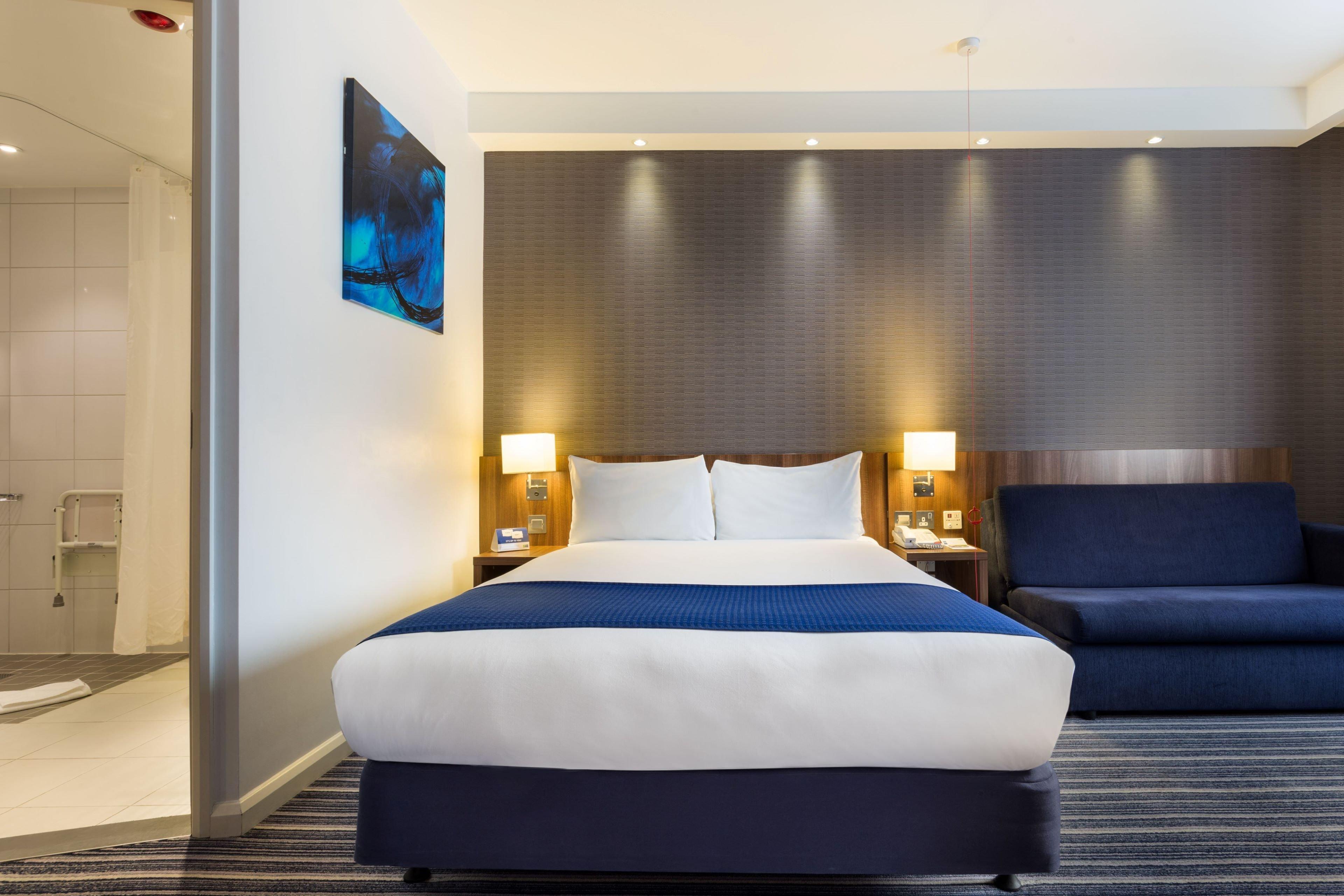 Holiday Inn Express Colchester By Ihg Экстерьер фото
