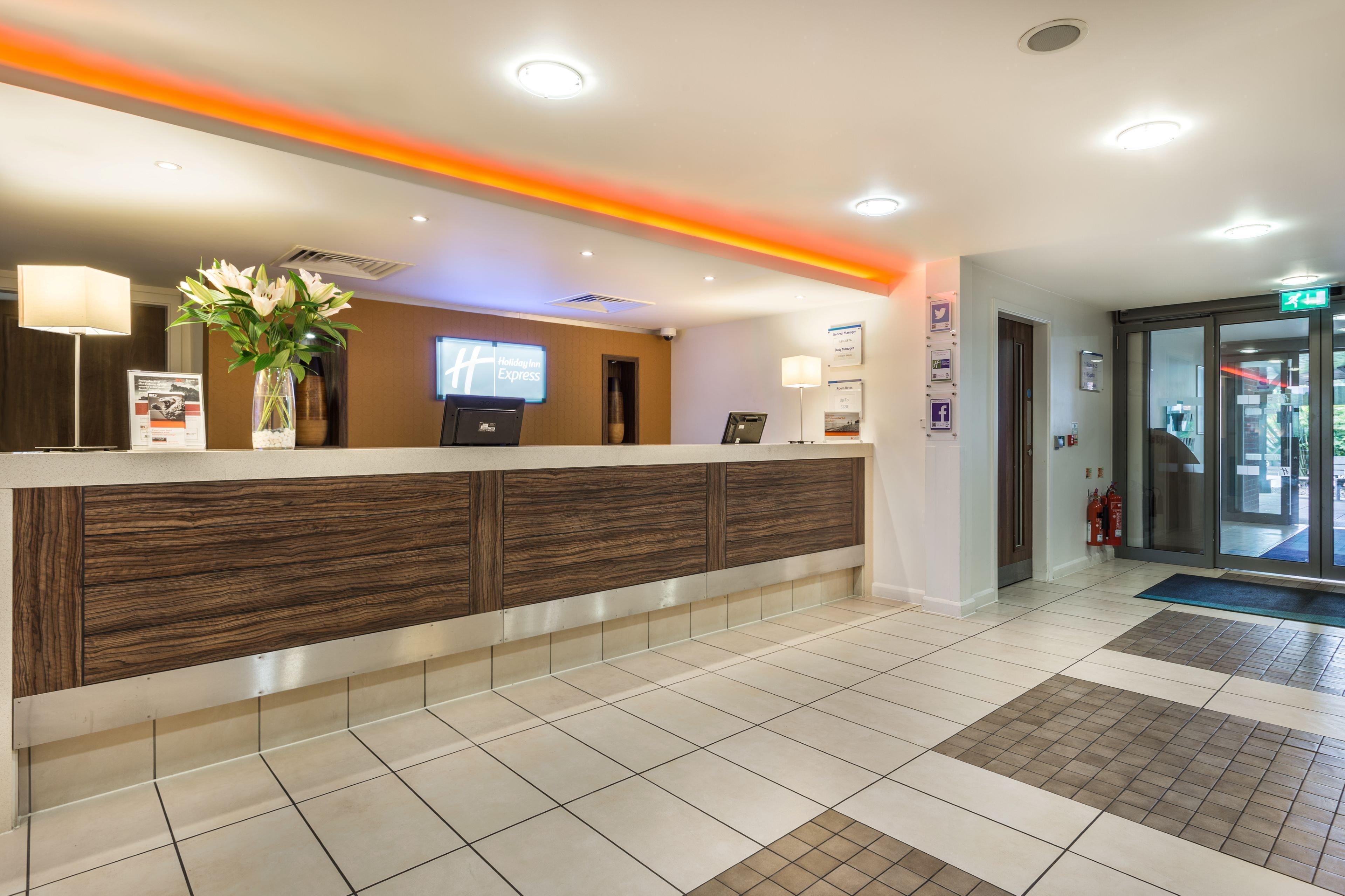 Holiday Inn Express Colchester, An Ihg Hotel Экстерьер фото