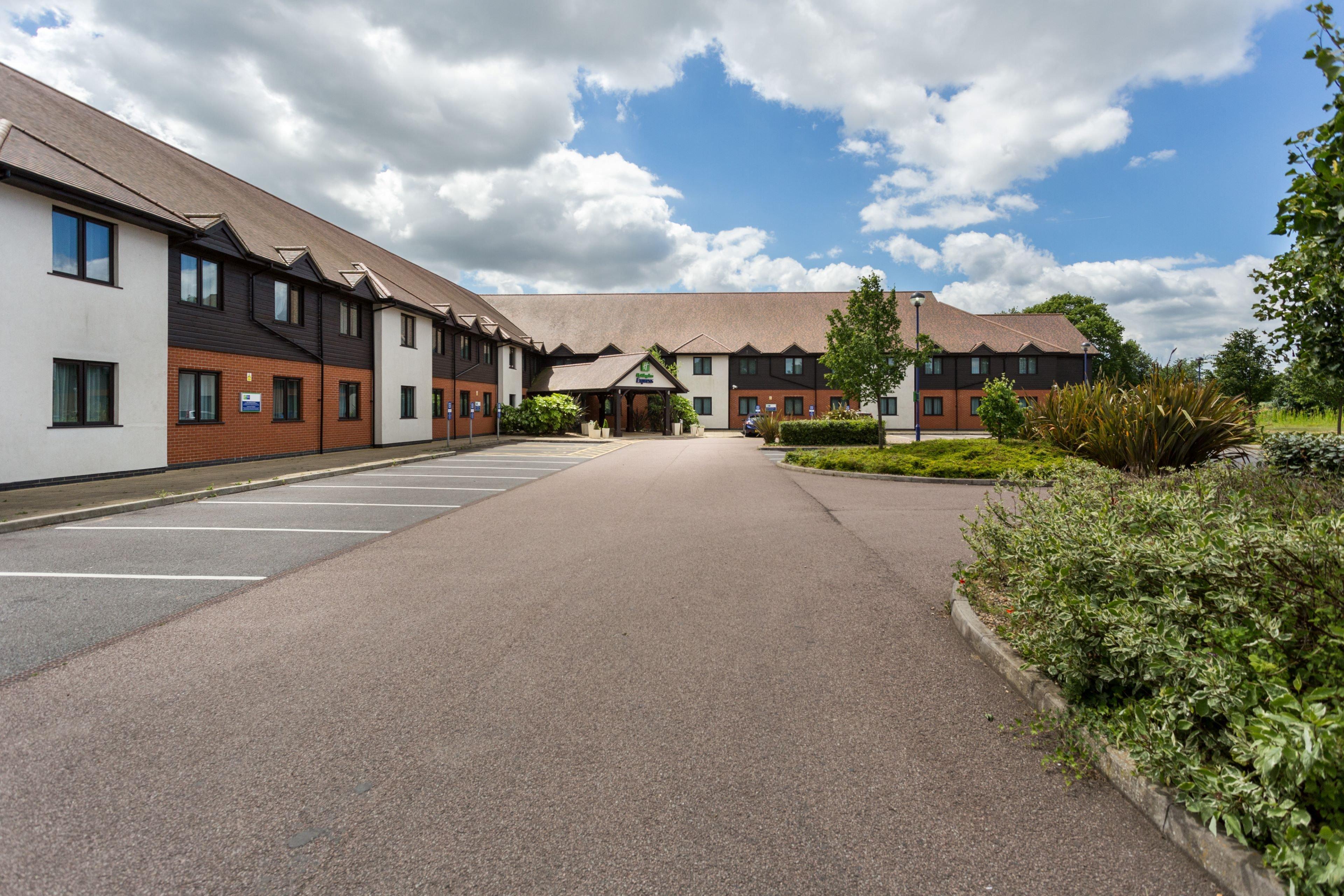 Holiday Inn Express Colchester By Ihg Экстерьер фото
