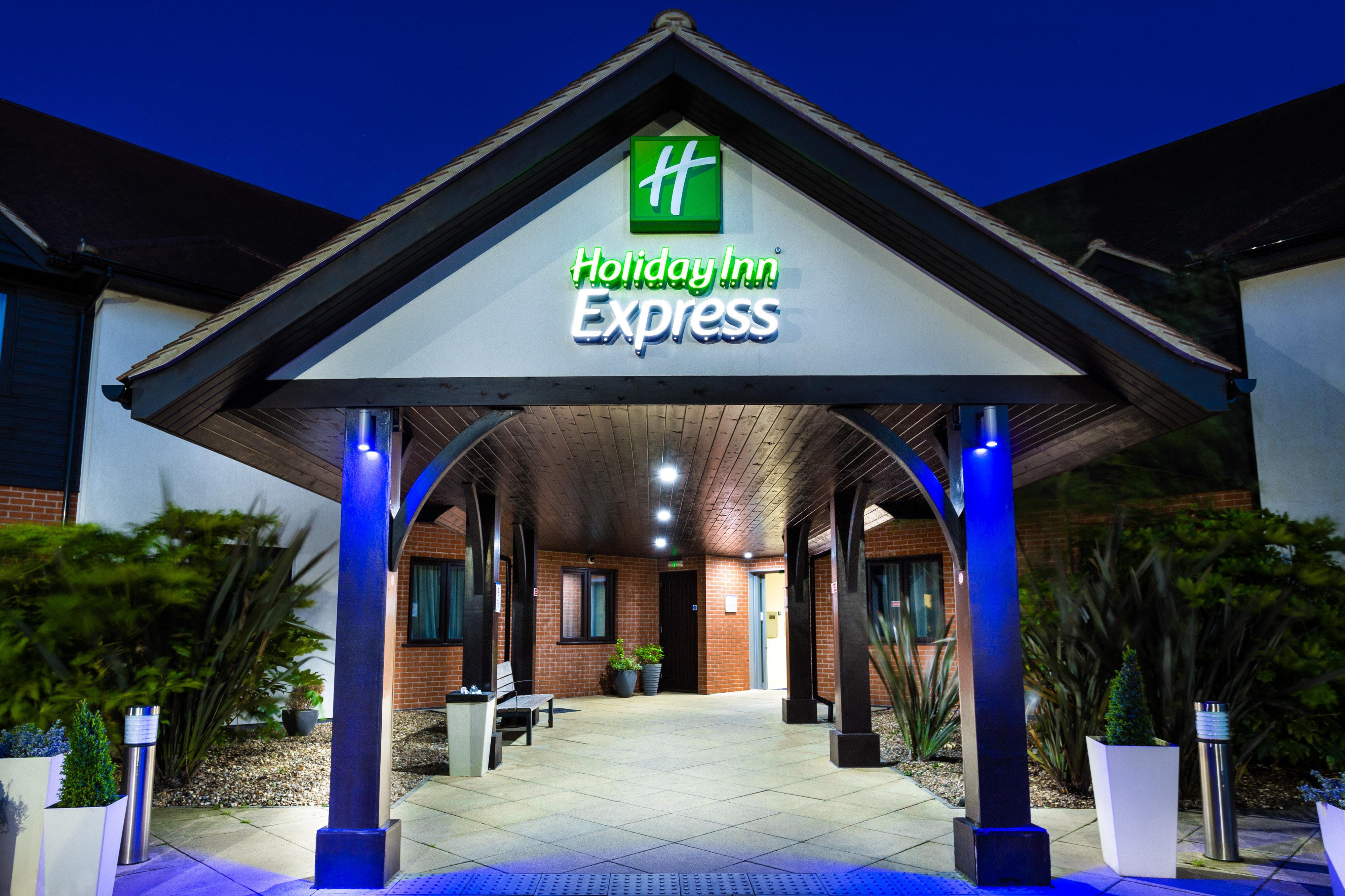 Holiday Inn Express Colchester By Ihg Экстерьер фото