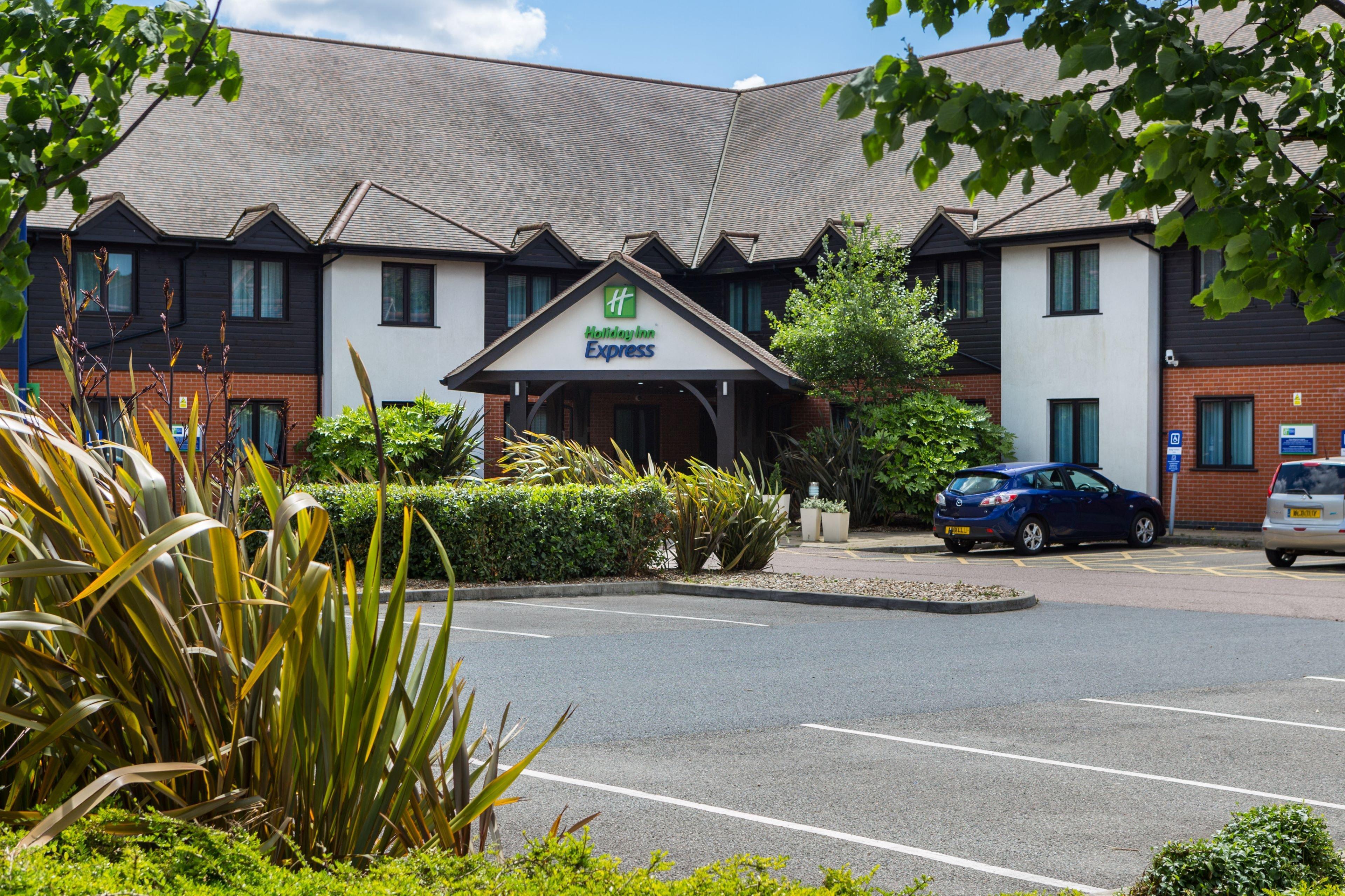Holiday Inn Express Colchester By Ihg Экстерьер фото