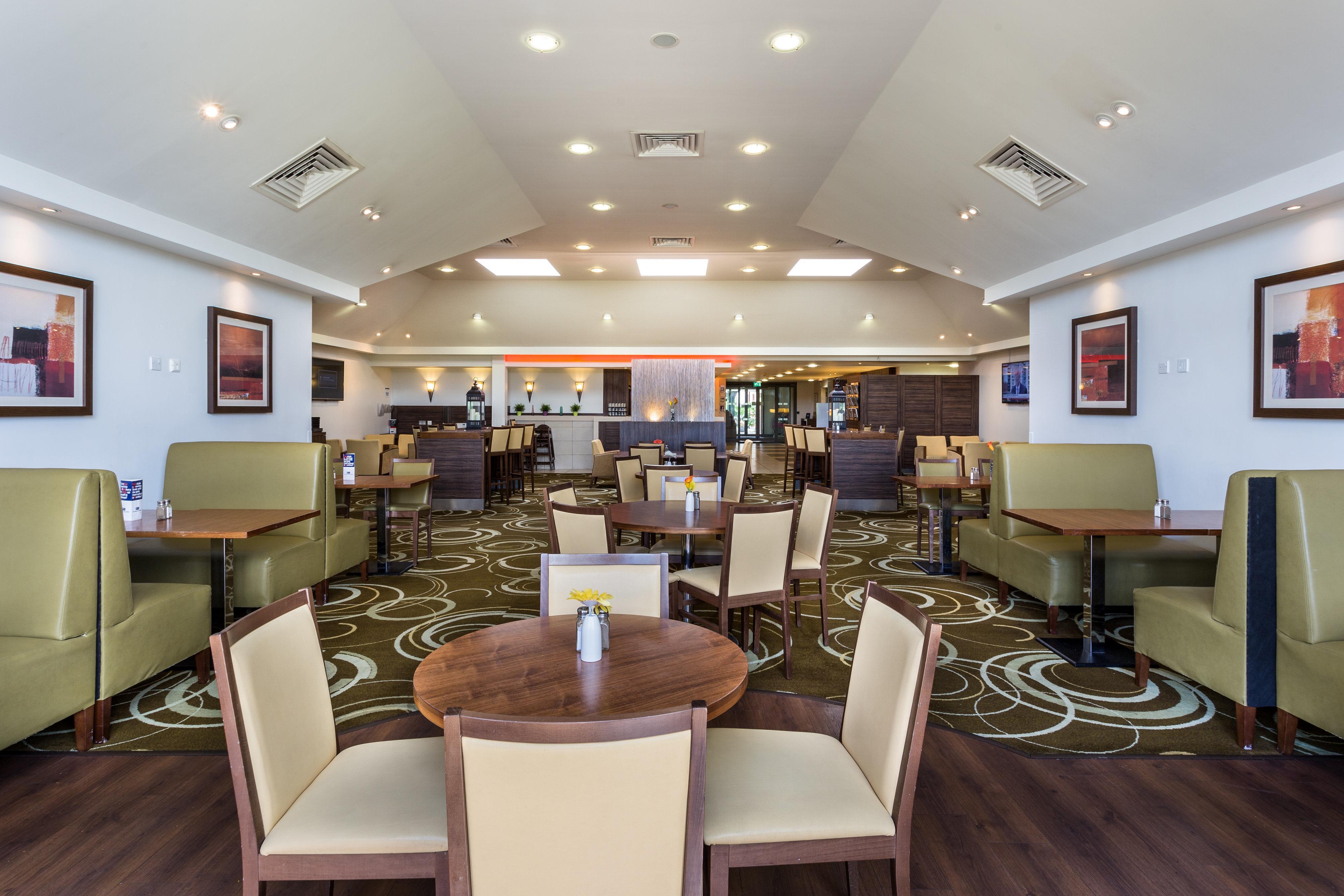 Holiday Inn Express Colchester, An Ihg Hotel Экстерьер фото