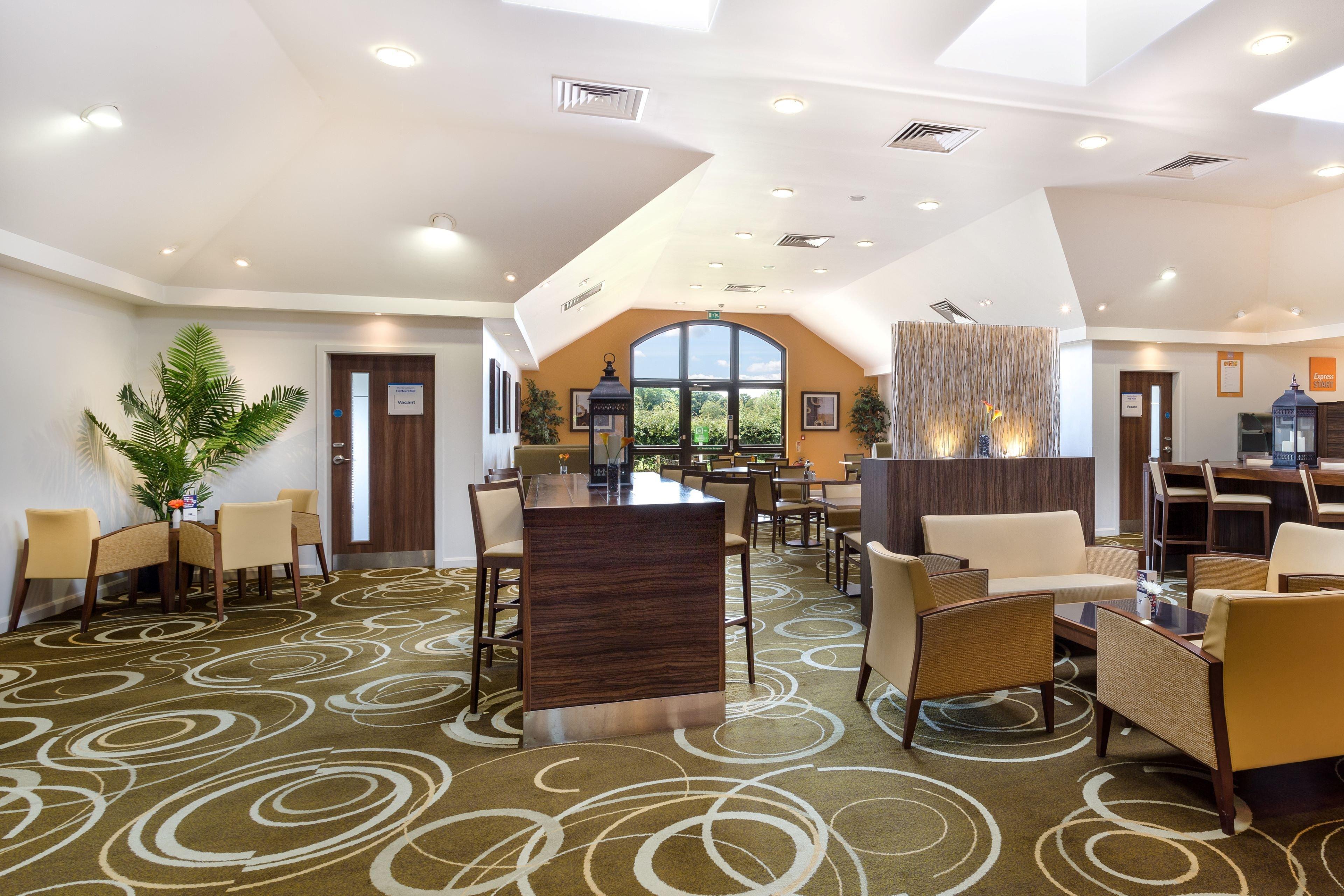 Holiday Inn Express Colchester, An Ihg Hotel Экстерьер фото