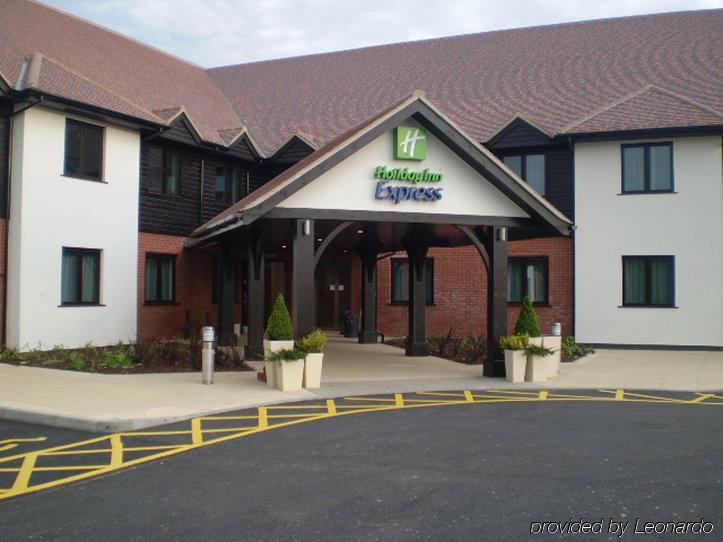 Holiday Inn Express Colchester, An Ihg Hotel Экстерьер фото