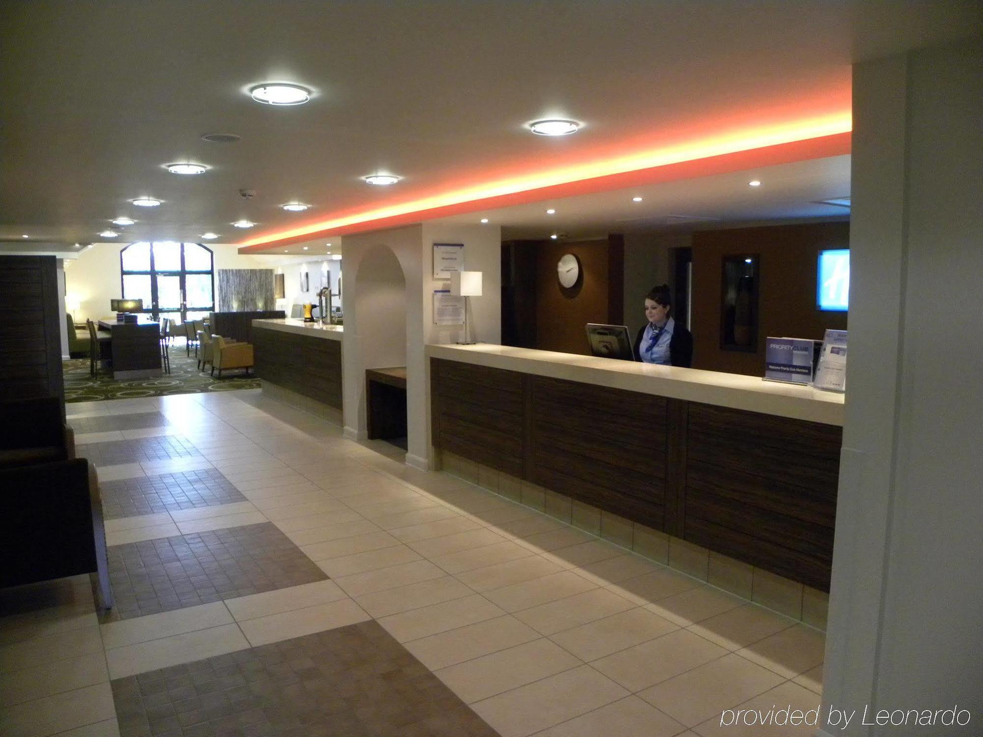 Holiday Inn Express Colchester, An Ihg Hotel Экстерьер фото